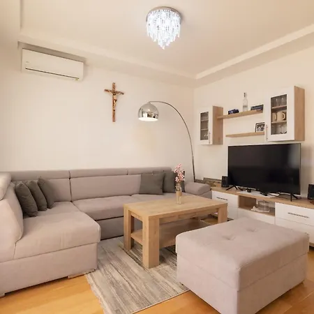 Lille Apartman Makarska