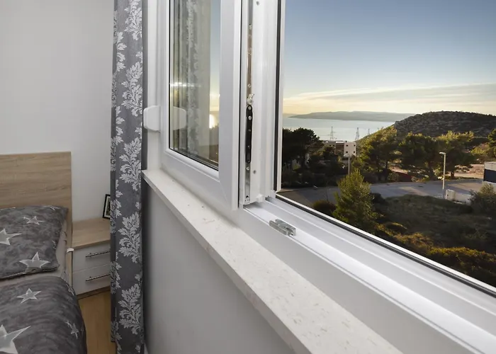 Apartment Lille Makarska